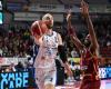 Brescia raids Venice 90-89, Napoli beats Scafati 96-94 in overtime and breaks the deadlock, Sassari, Tortona and Reggio ok