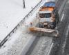 Snow disrupts road traffic in the Alps