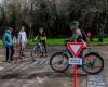 a course to relearn the rules of cycling for seniors near Bordeaux