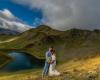 After 5 hours of hiking, the incredible wedding photo taken at the top of the Pyrenees