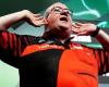 Stephen Bunting issues warning to Luke Littler after 35-minute World Championship rout