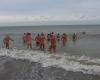 In Merville-Franceville, around twenty Frosty people braved the cold for the New Year's naturist bath