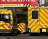 Emergency rooms full to bursting, hours of waiting for patients: 90 ambulances queue in front of the hospital to drop off patients