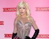 singled out for her physical transformation, Christina Aguilera steps up to the plate