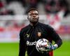 Lens: Brice Samba creates chaos in the locker room