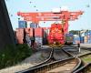 rail freight between Europe and China resists