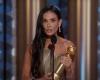 Demi Moore tackles a producer while receiving the first prize of her career at the Golden Globes: “30 years ago…” (VIDEO)