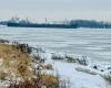 Boat stranded in the St. Lawrence: the refloating operation began Tuesday morning