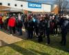 a long queue at Bourgoin-Jallieu for the sale of tickets for the match against OL