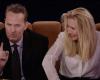 this secret note from the actor intended for Lisa Kudrow that she has just discovered