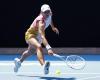 Iga Swiatek triumphs over Katerina Siniakova in a tense opening match at the Australian Open, under the gaze of investigators into a doping case.