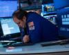 Stock Futures Decline as Tech Slump, Bond Sell-Off Continue