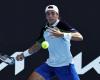 Arthur Cazaux wins in five sets against Sebastian Baez and qualifies for the second round of the Australian Open