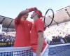 Australian Open > Defeated after two match points, Mensik signs a memorable hug with Davidovich Fokina, class!