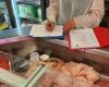 in this butcher's shop in Seine-Saint-Denis, the health control leaves you speechless