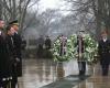 Trump lays wreaths at the Tomb of the Unknown Soldier on eve of inauguration