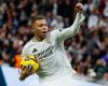 Mbappé brings the Bernabéu to its feet and takes over the penalties