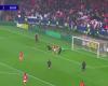 Ronald Araújo scores an own goal and Benfica makes it 4-2 against Barcelona in the Champions League